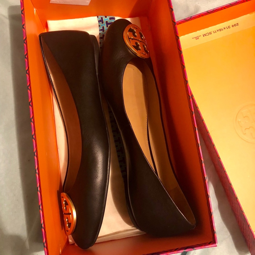 9.5 Tory Burch black ballet flats